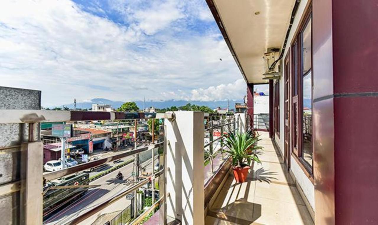 Fabhotel Santoor Geeta Bhawan Square Индаур Экстерьер фото