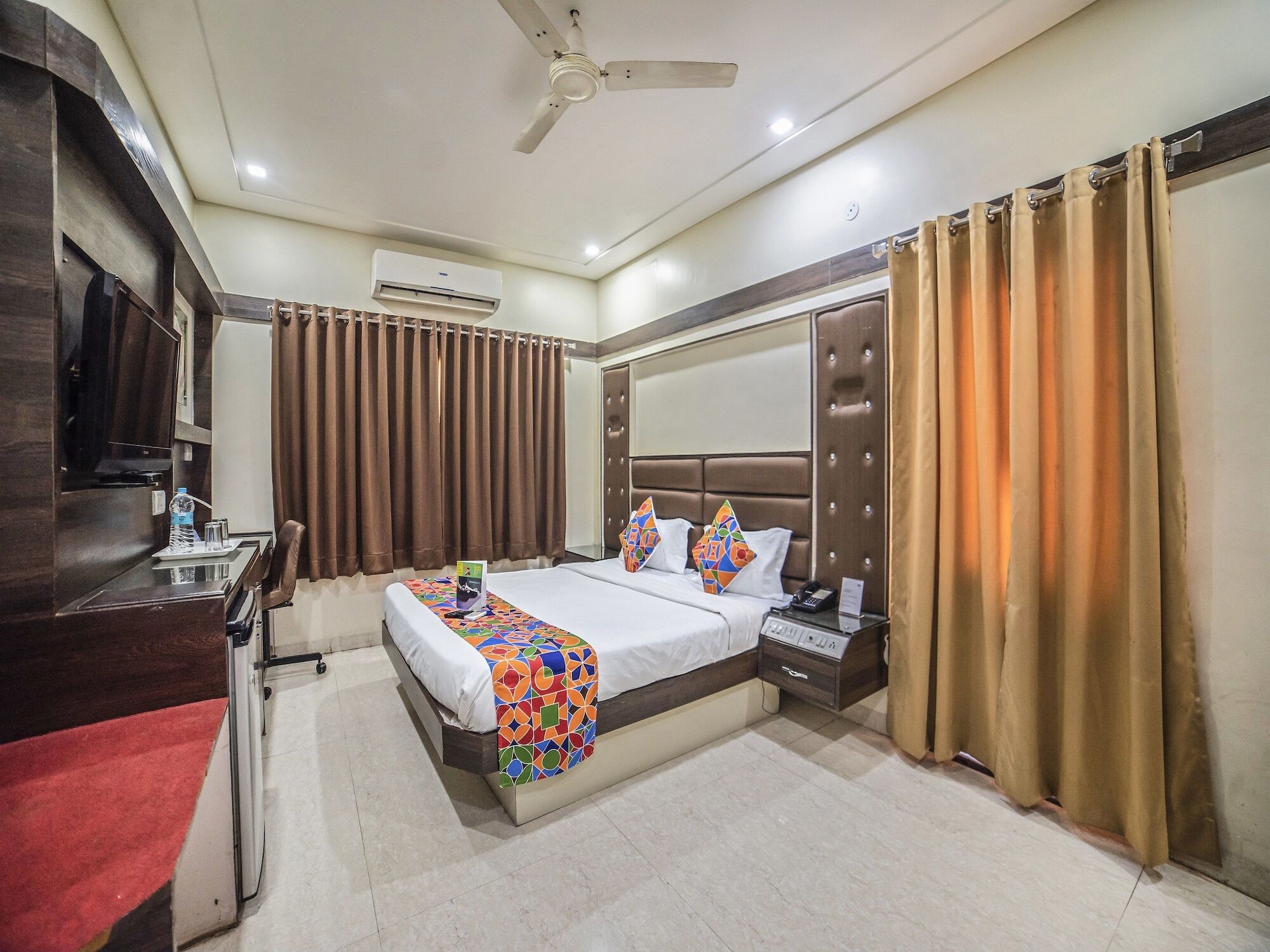 Fabhotel Santoor Geeta Bhawan Square Индаур Экстерьер фото