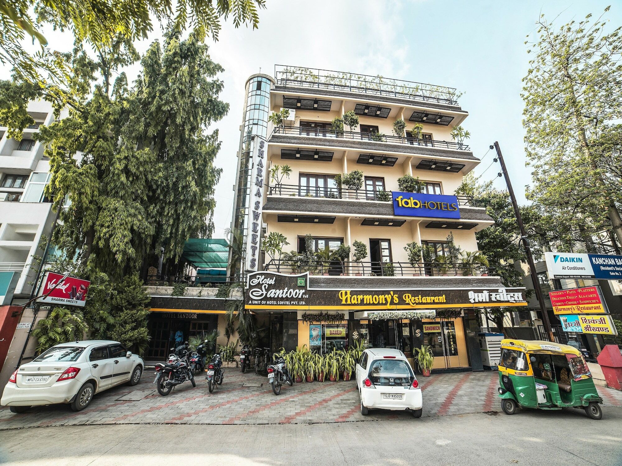 Fabhotel Santoor Geeta Bhawan Square Индаур Экстерьер фото