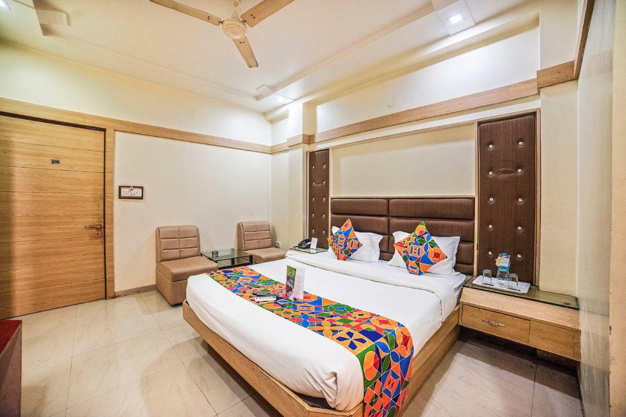 Fabhotel Santoor Geeta Bhawan Square Индаур Экстерьер фото