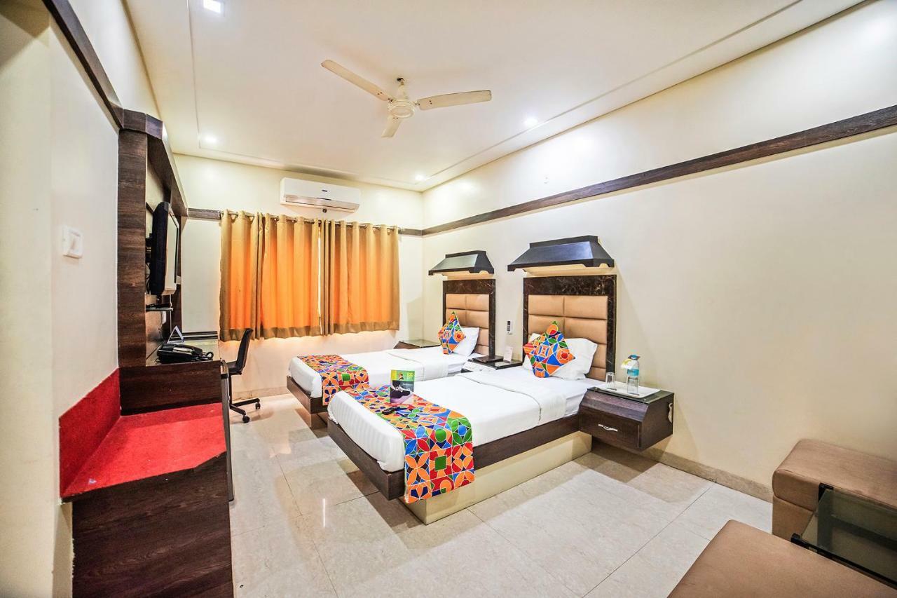 Fabhotel Santoor Geeta Bhawan Square Индаур Экстерьер фото
